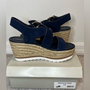 NWT Marc Fisher Blue Suede Wedge Sandala